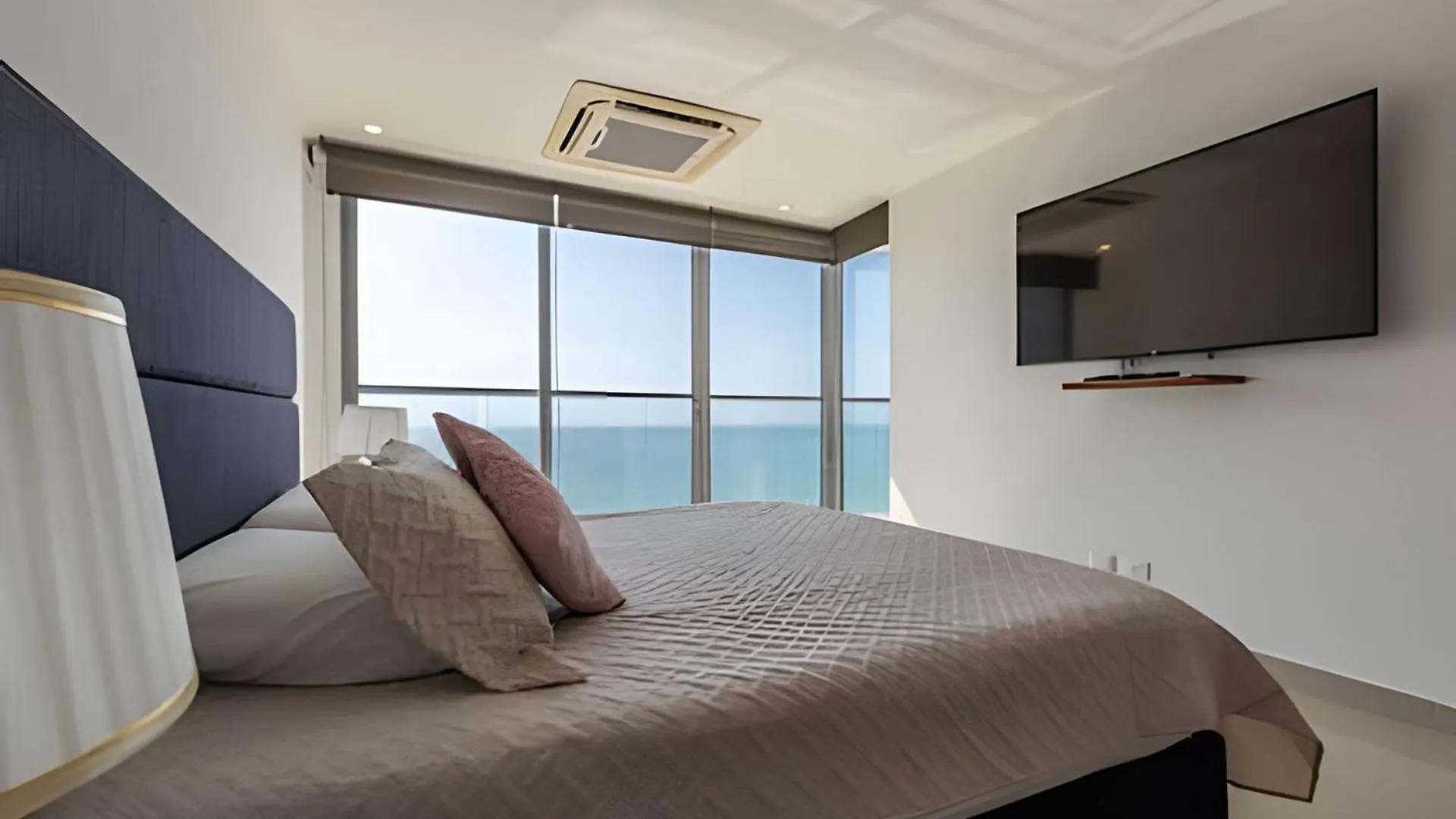 Sea View And Historic Center “Morros City” 2Br Cartagena Apartment